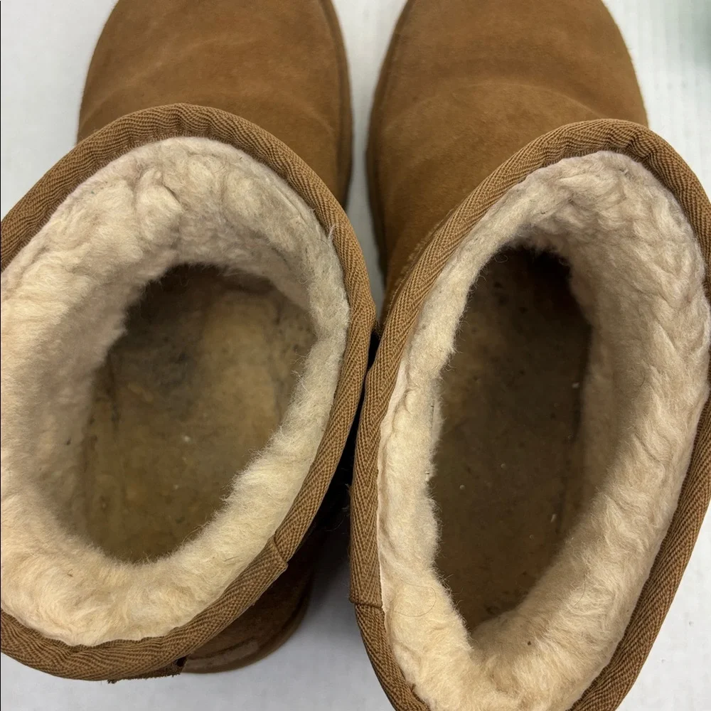 UGG Chestnut Shearling-Lined Interior, men’s SZ 11, box 36